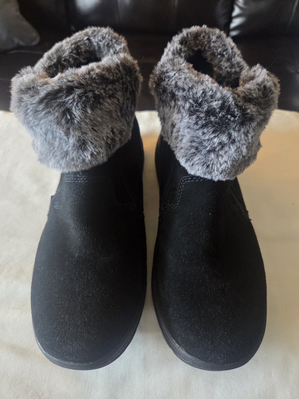 KHOMBU "Jessica" Black Ankle Boots with Gray Faux Fur Cuff - NEW 🔥